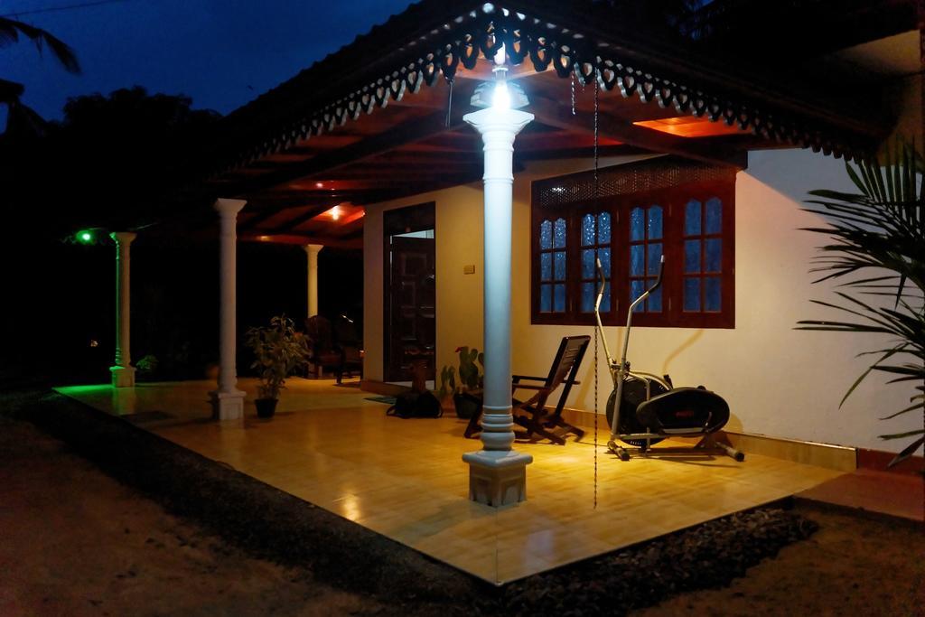 Damith Tourist Inn Mirissa Zewnętrze zdjęcie